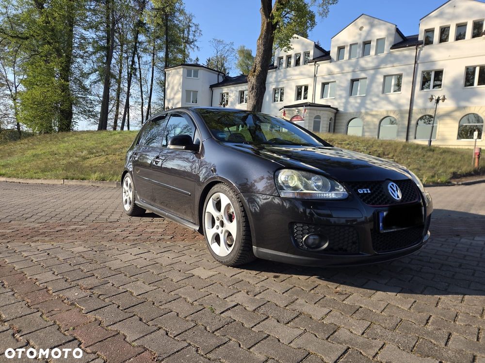 Volkswagen Golf - 1