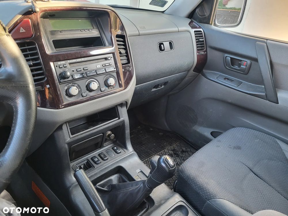 Mitsubishi Pajero - 6