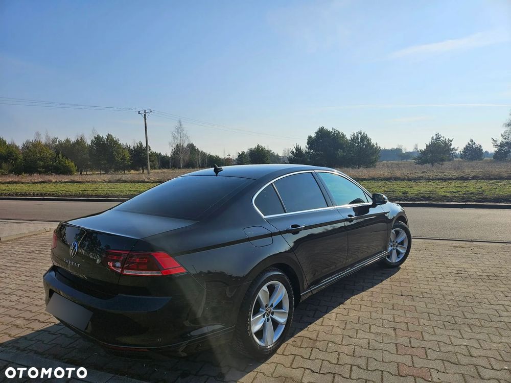 Volkswagen Passat - 12