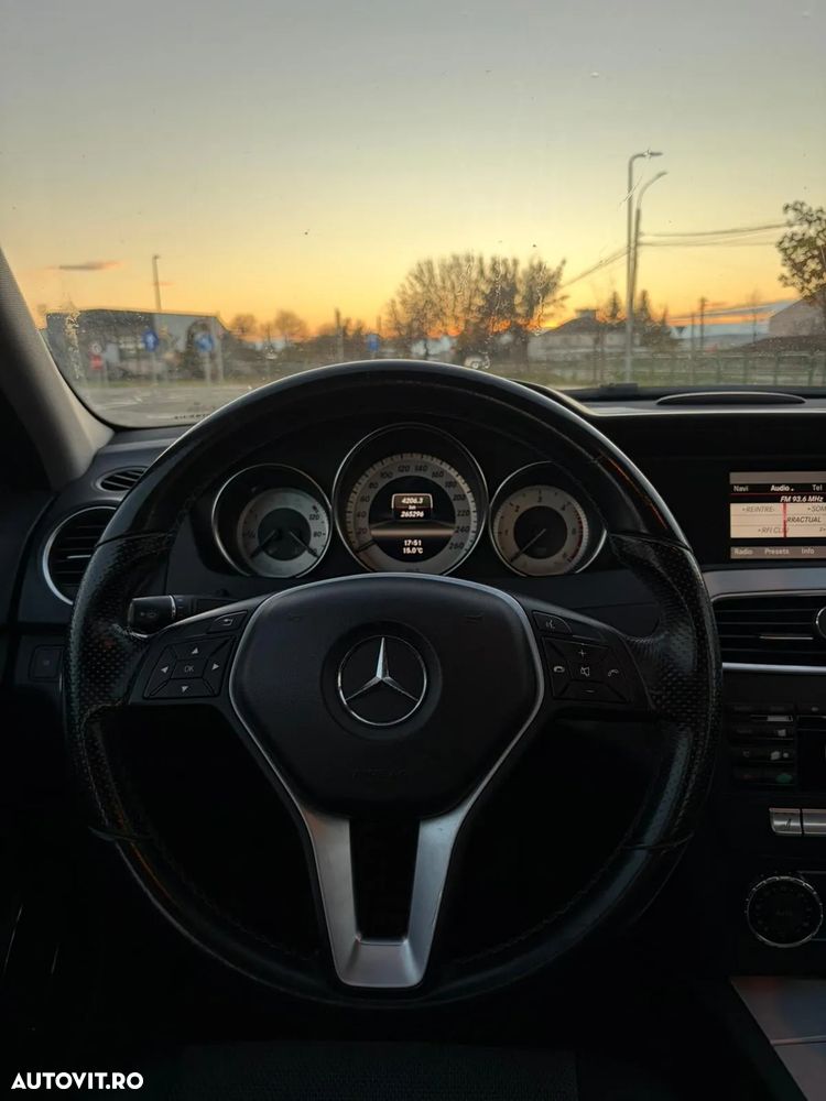 Mercedes-Benz C - 10