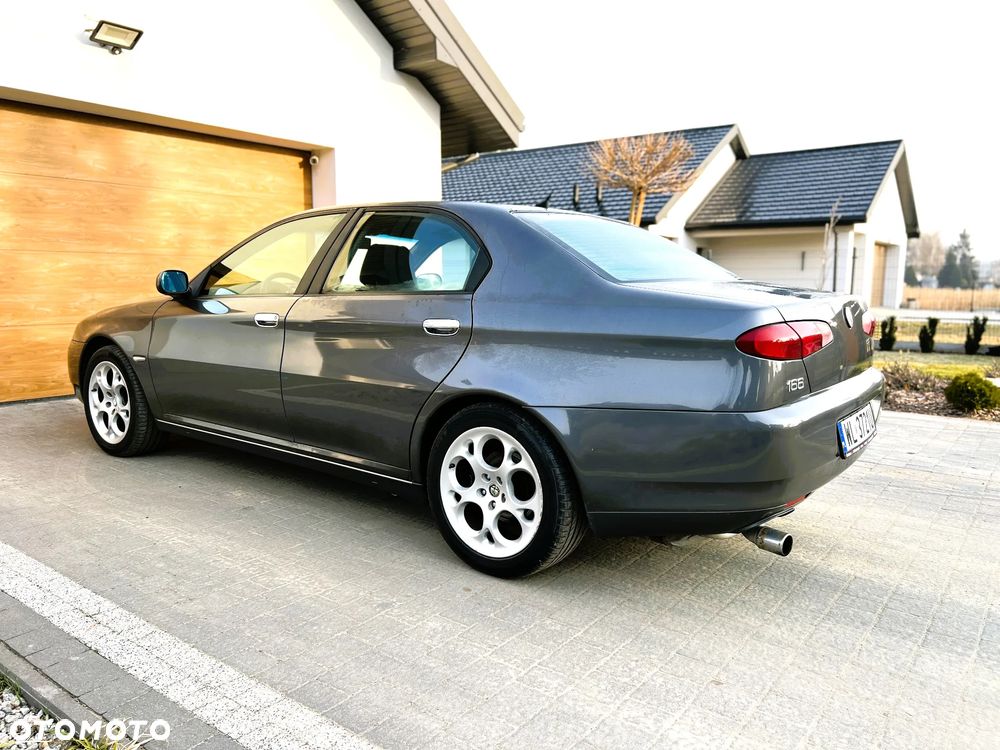 Alfa Romeo 166 - 3