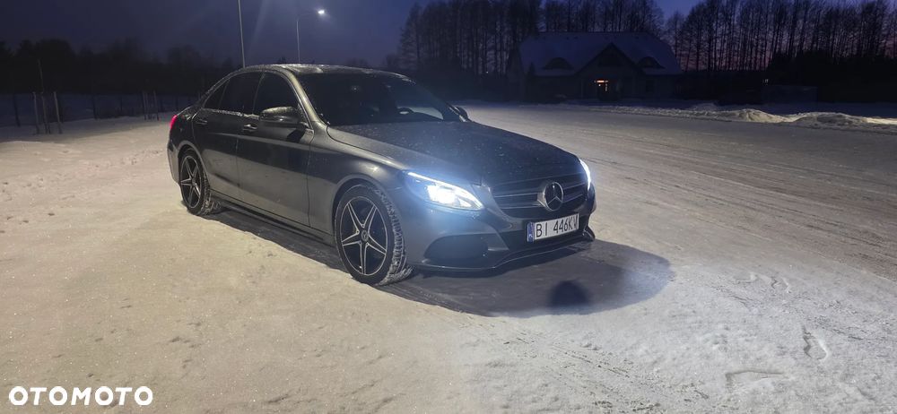 Mercedes-Benz Klasa C 180 9G-TRONIC AMG Line - 39
