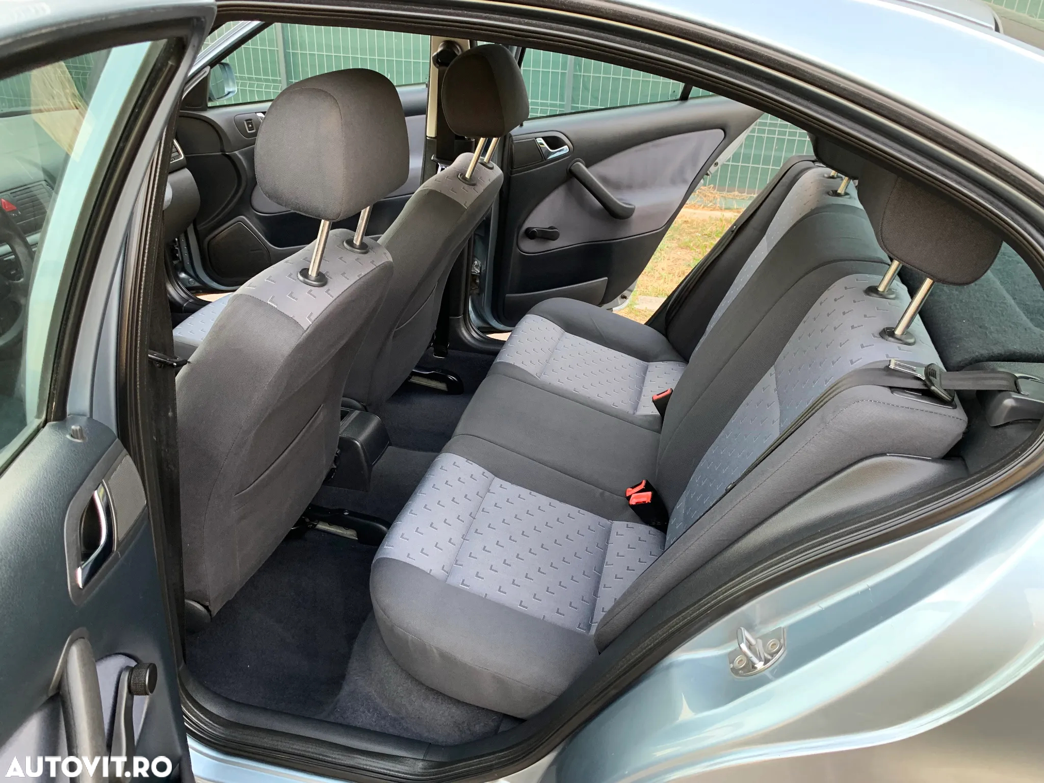 Skoda Octavia 1.6 Ambiente - 6