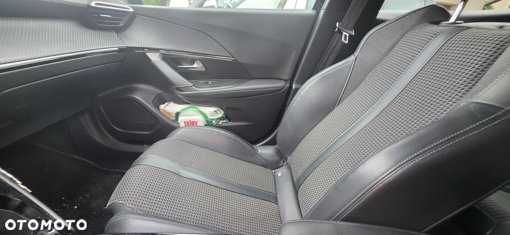 Peugeot 2008 - 8