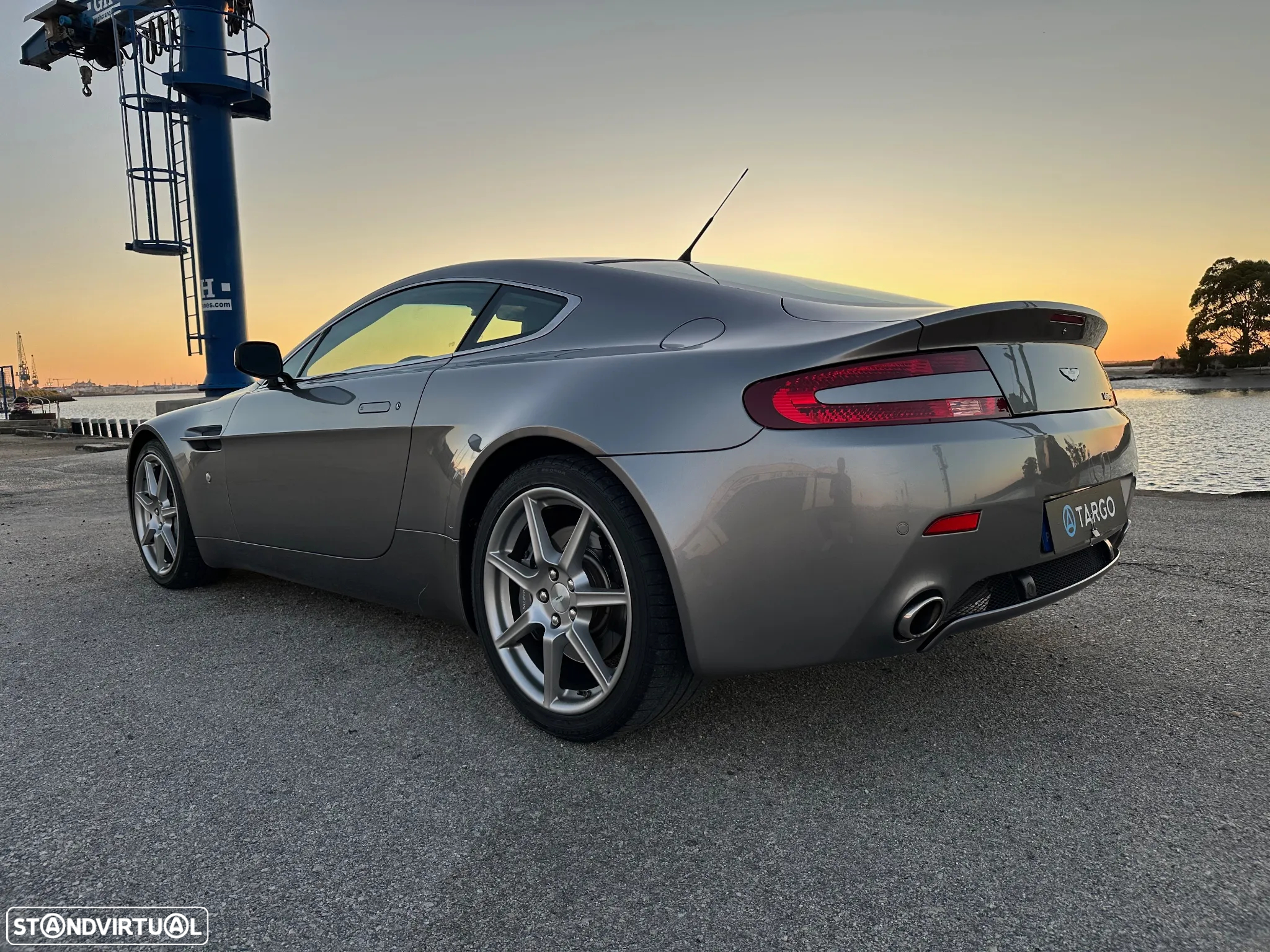 Aston Martin Vantage Coupe V8 - 8