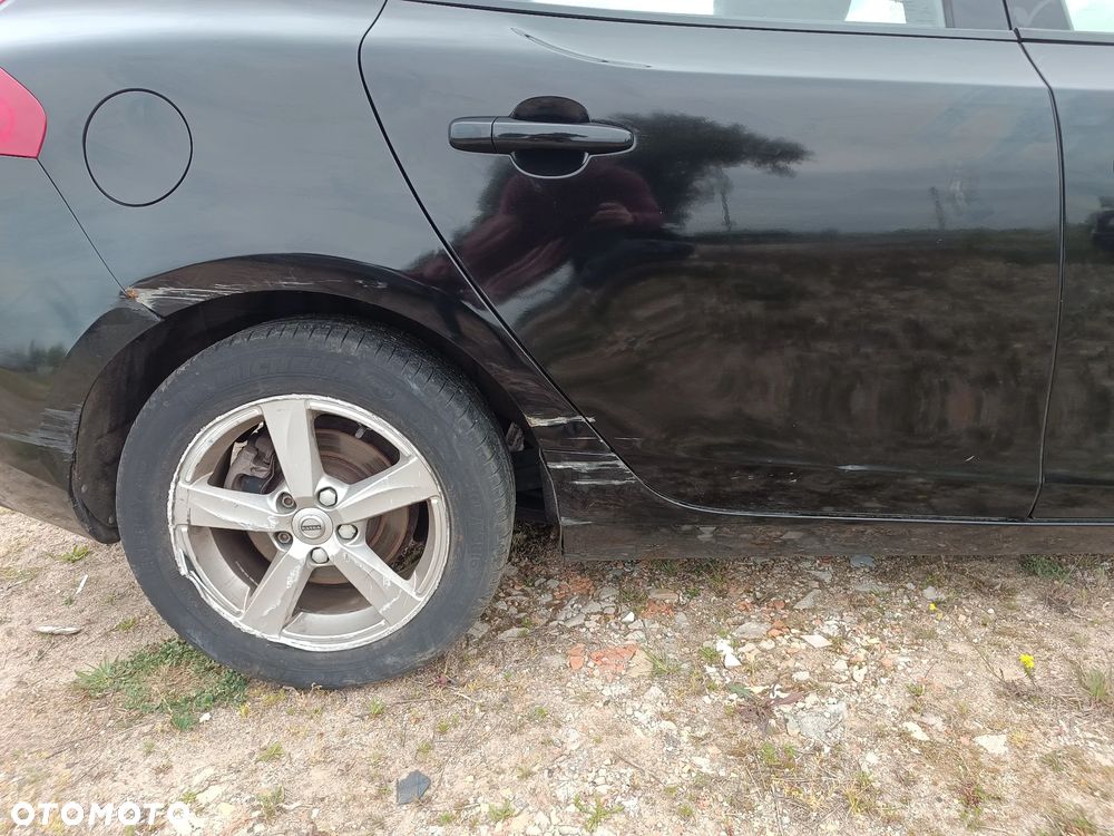 AUTO NA CZĘŚCI -VOLVO V40 NA CZĘŚCI ĆWIARTKA BŁOTNIK POSZYCIE KLAPA ZDERZAK LAKIER 717-46 Dostawa GWARANCJA !!! Ćwiartka Drzwi Podłużnica Wanna Cały na części GWARANCJA !!! Przód Tył Zestaw Komplet Drzwi Klapa Zderzak Błotnik Maska Grill Atrapa Szyba Pas Lampa Lusterko Boczki Fotel Kanapa Kokpit Deska Rozdzielcza Przełącznik Włącznik Sterownik Przewody Wiązka Instalacja Moduł Komputer Czujnik Listwa Pompa Alternator Wtryski Głowica Rozrusznik Kompresor Sprzęgło Dwumas Silnik Skrzynia ABS Klimatyzacji Paliwa Wspomagania Kolektor Turbina Przepustnica Zawór Chłodnica Koło Hak Belka Sanki Zawieszenie Mcpherson Półoś Amortyzator Wydech Tłumik Zacisk Most - 7