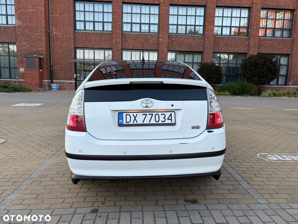 Toyota Prius (Hybrid) Sol - 7