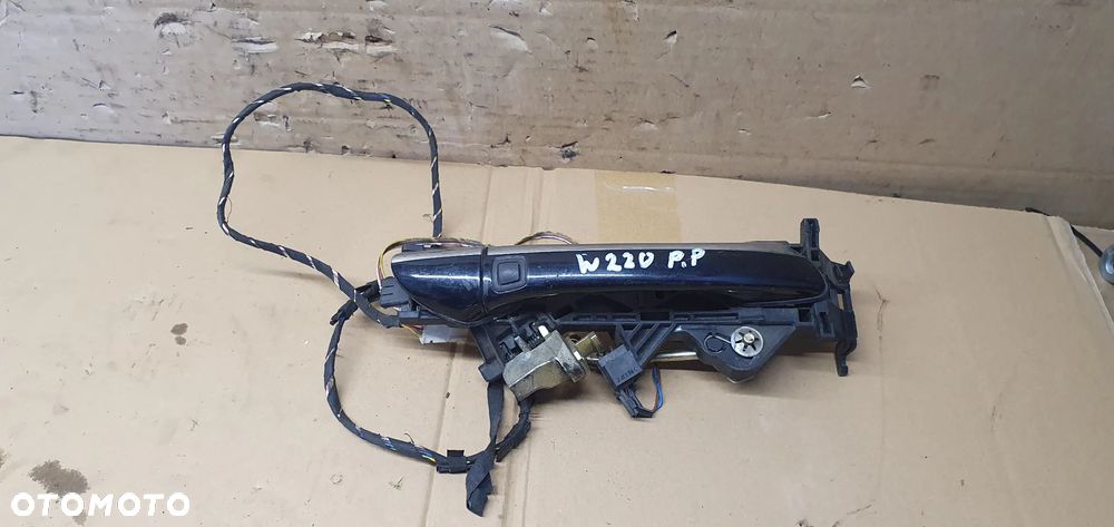 Klamka prawy przód przednia prawa keyless Mercedes W220 - 1