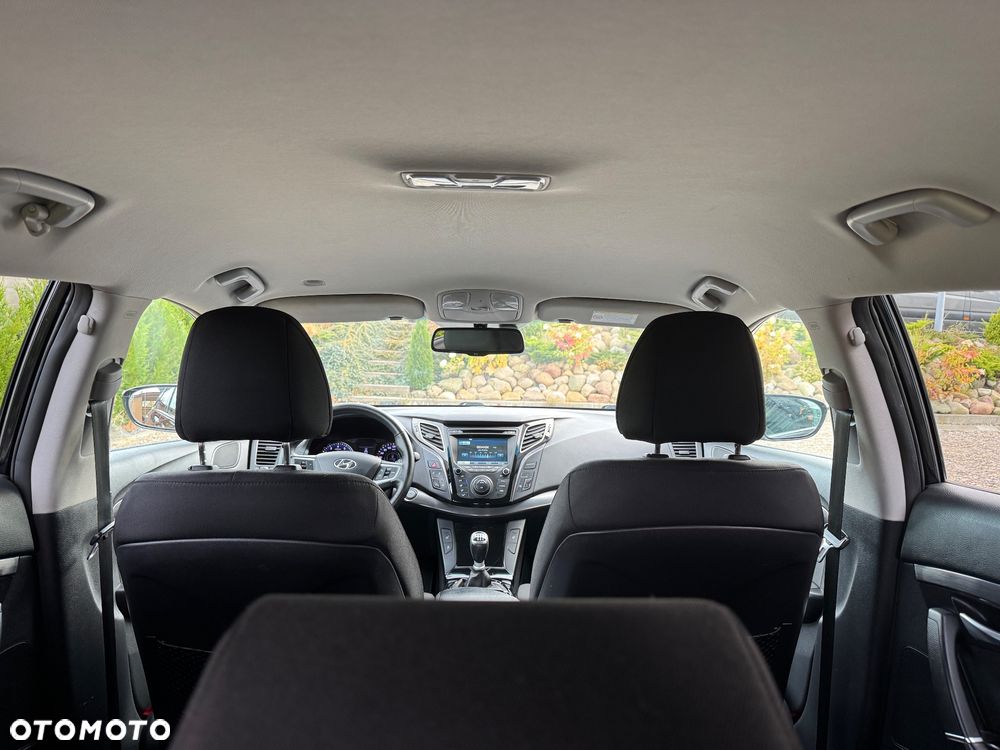 Hyundai i40 Kombi blue 1.6 Family+ - 29
