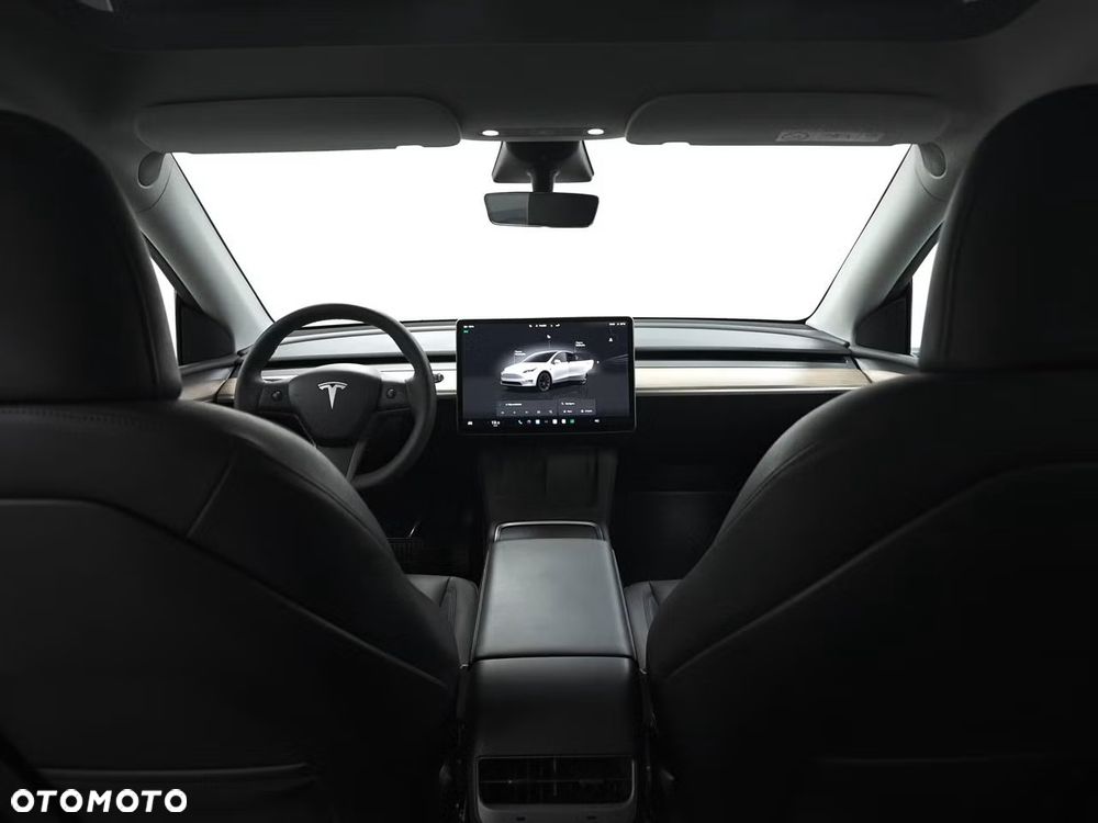 Tesla Model Y Long Range AWD - 18