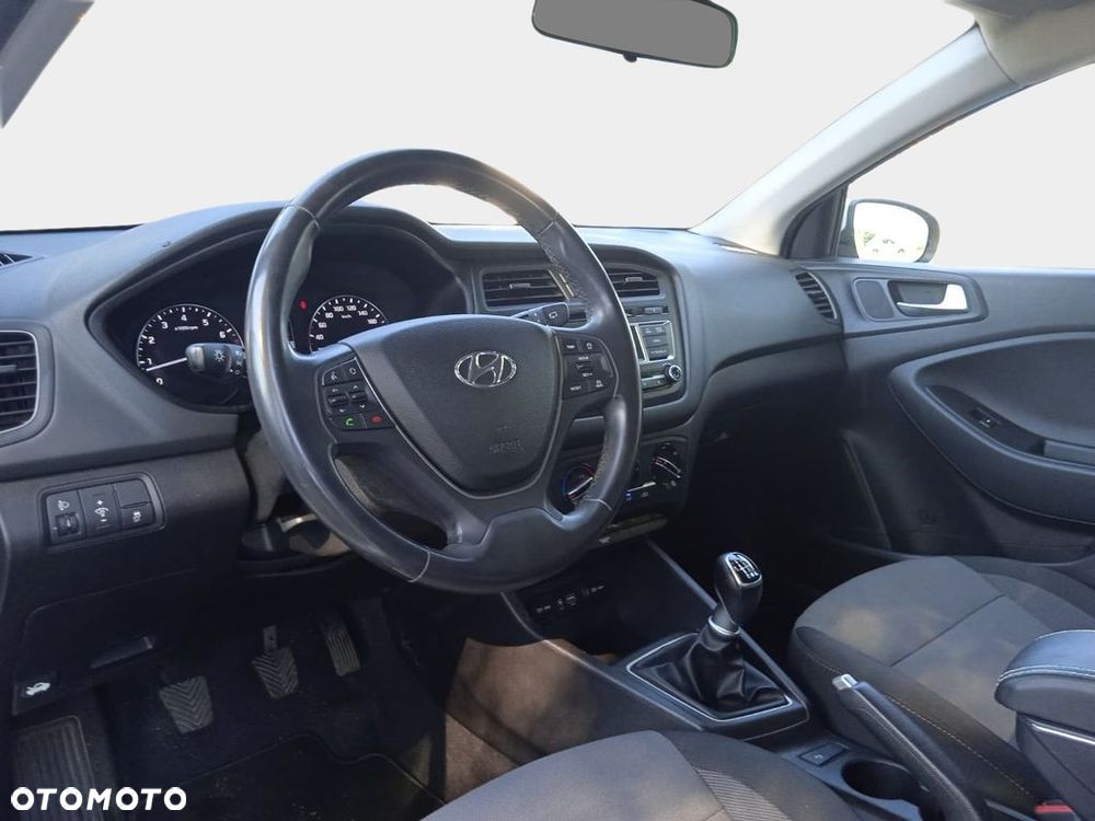 Hyundai i20 1.4 Comfort - 14