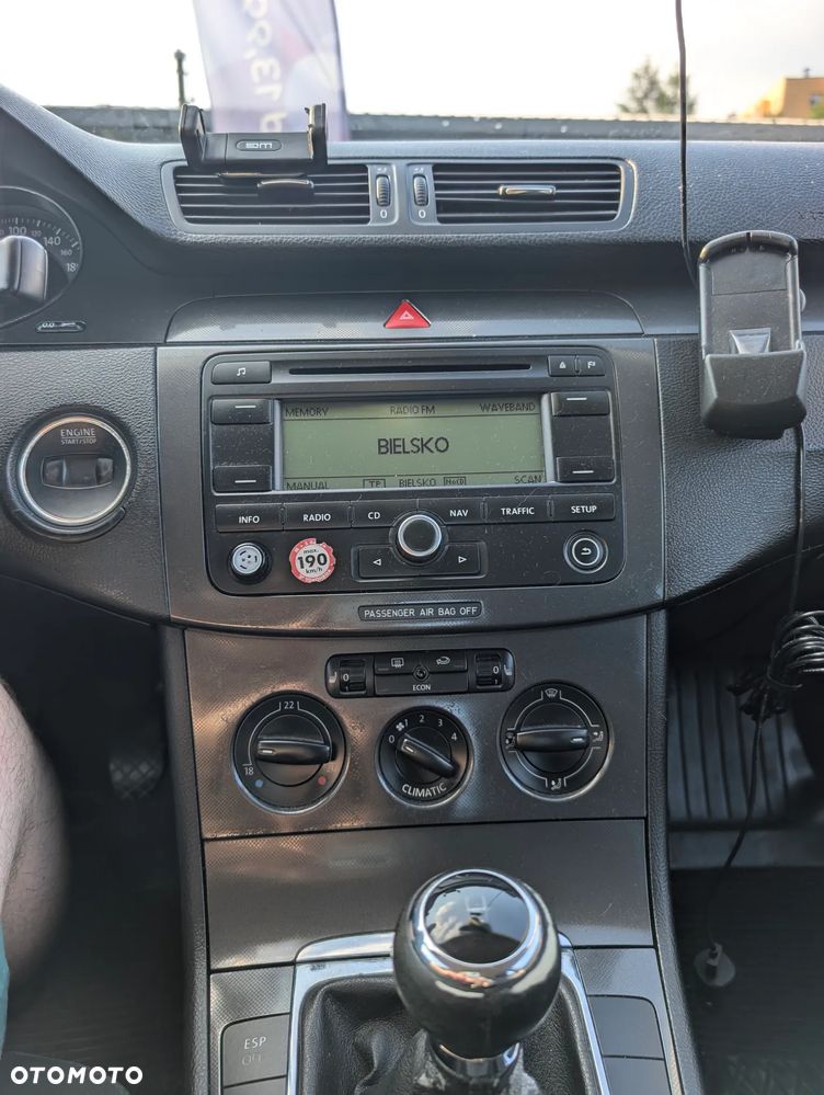 Volkswagen Passat - 14