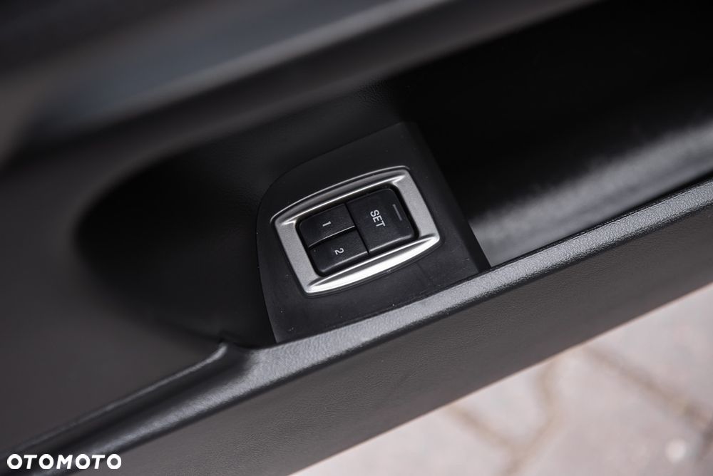 Jaguar XF 2.2 D Luxury - 16