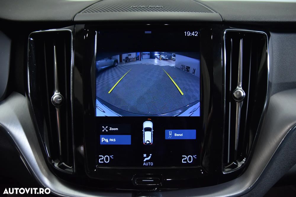 Volvo XC 60 B4 D Geartronic Momentum - 19