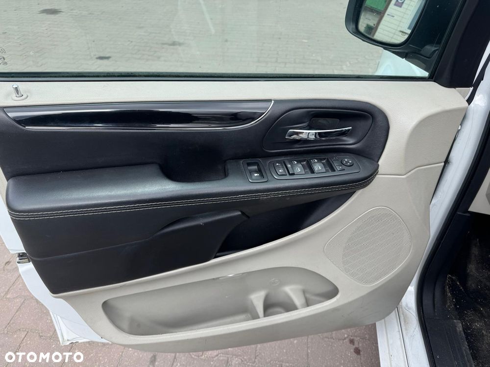 Dodge Grand Caravan 3.6 R/T - 9