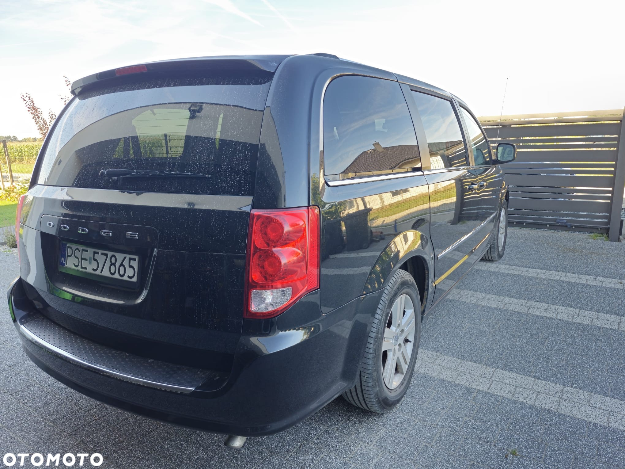 Dodge Grand Caravan - 3