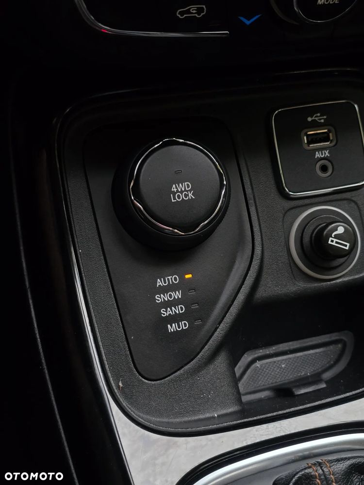 Jeep Compass 2.0 MJD Limited 4WD S&S - 33