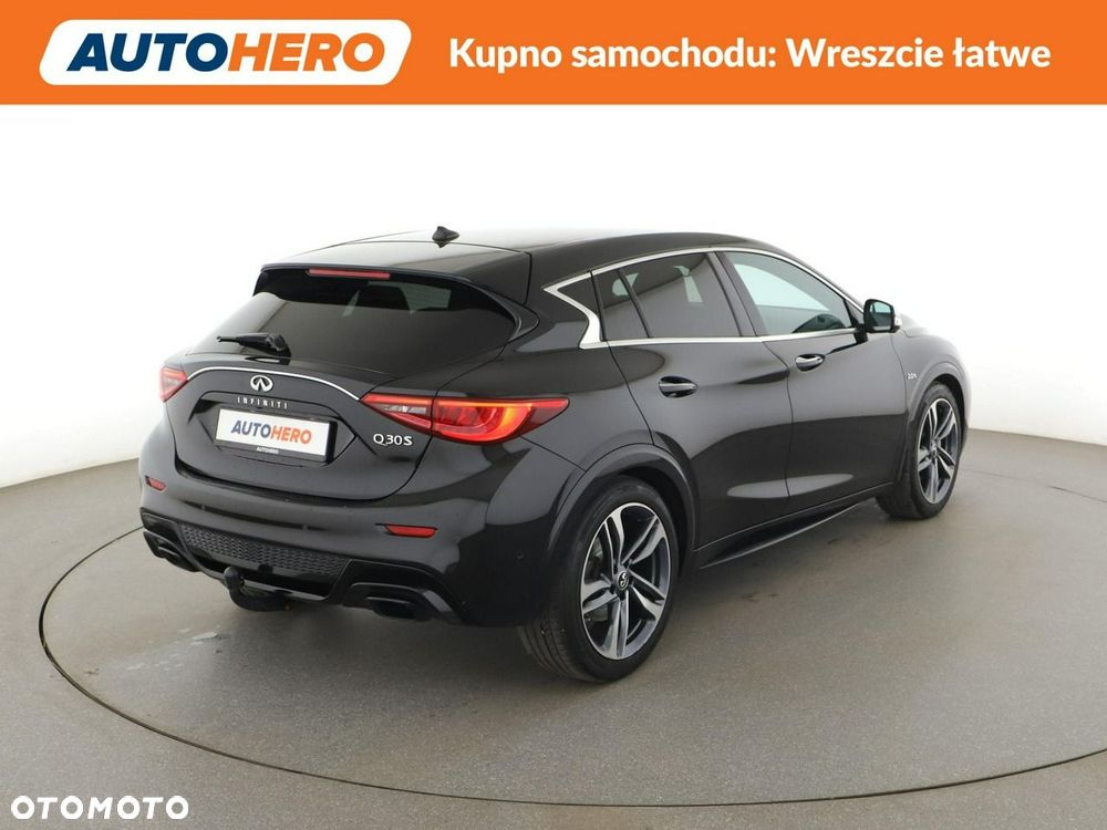 Infiniti Q30 2.0t DCT AWD Sport City Black - 8