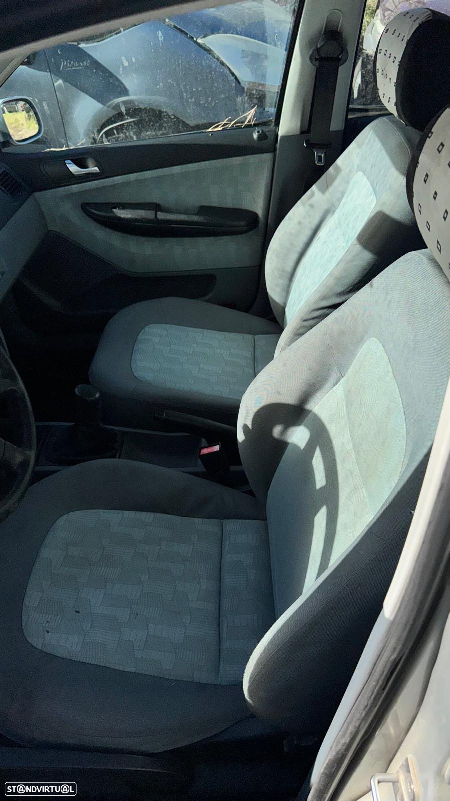 Skoda Fabia gasolina de 2001 para peças - 5