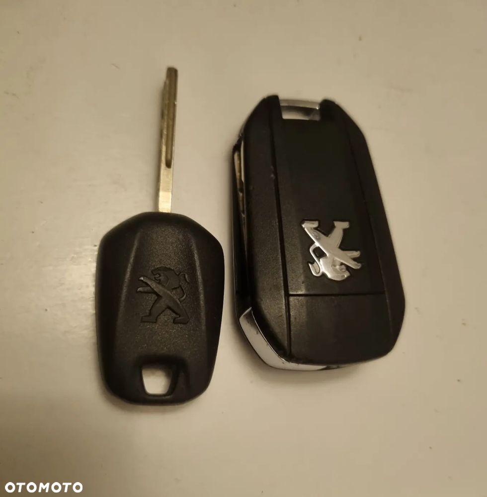 Peugeot 208 PureTech 75 Allure - 33