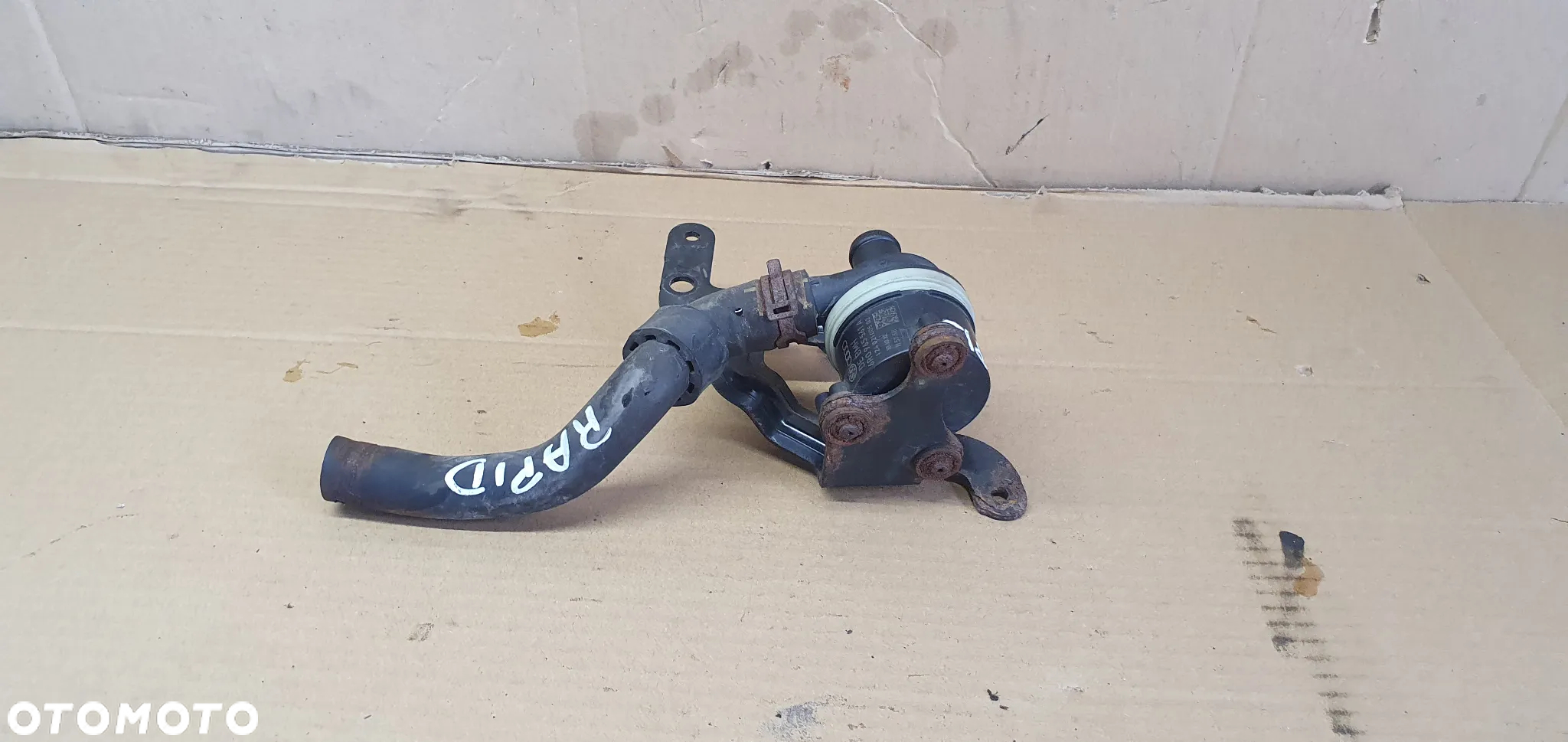 Dodatkowa pompka obiegu wody elektrozawór Skoda Rapid 1.6 TDI 6R0965561A - 3