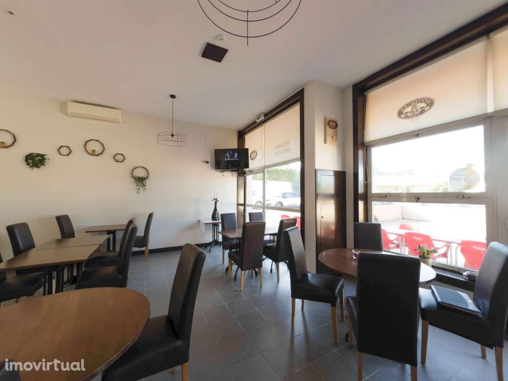 Loja com piscina e terraço, em Amarante. - Grande imagem: 5/18