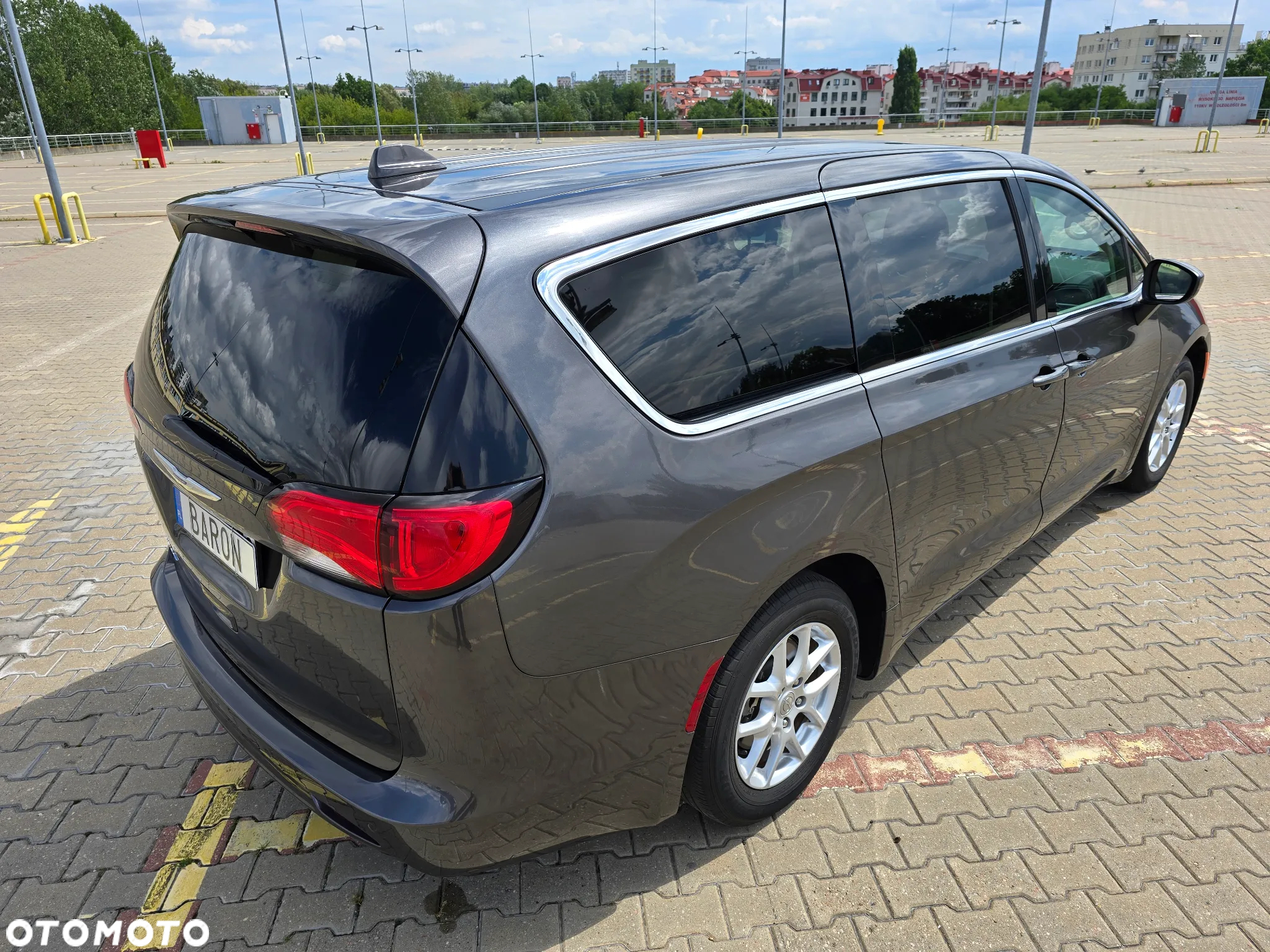 Chrysler Pacifica - 7