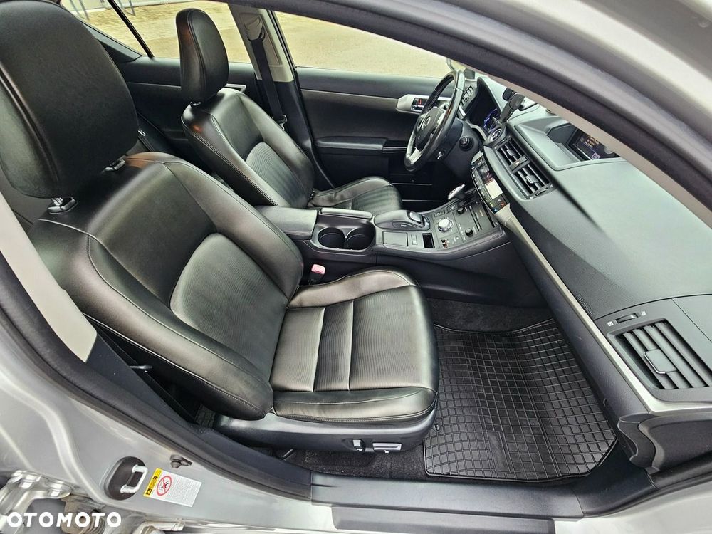 Lexus CT 200h F Sport Edition - 34