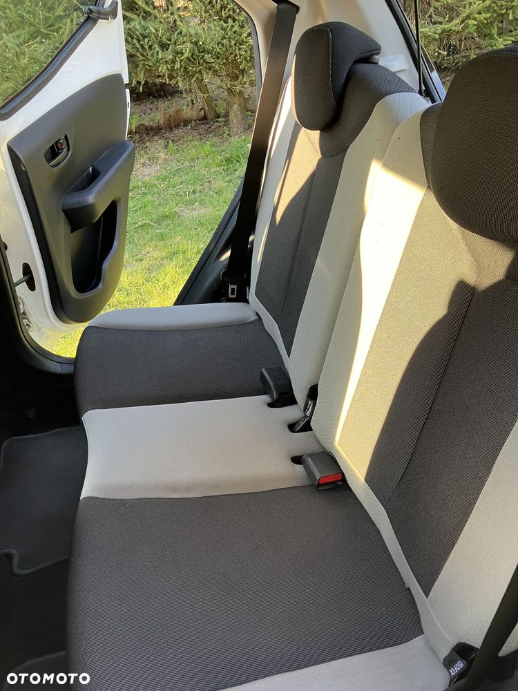 Toyota Aygo x-play touch - 9