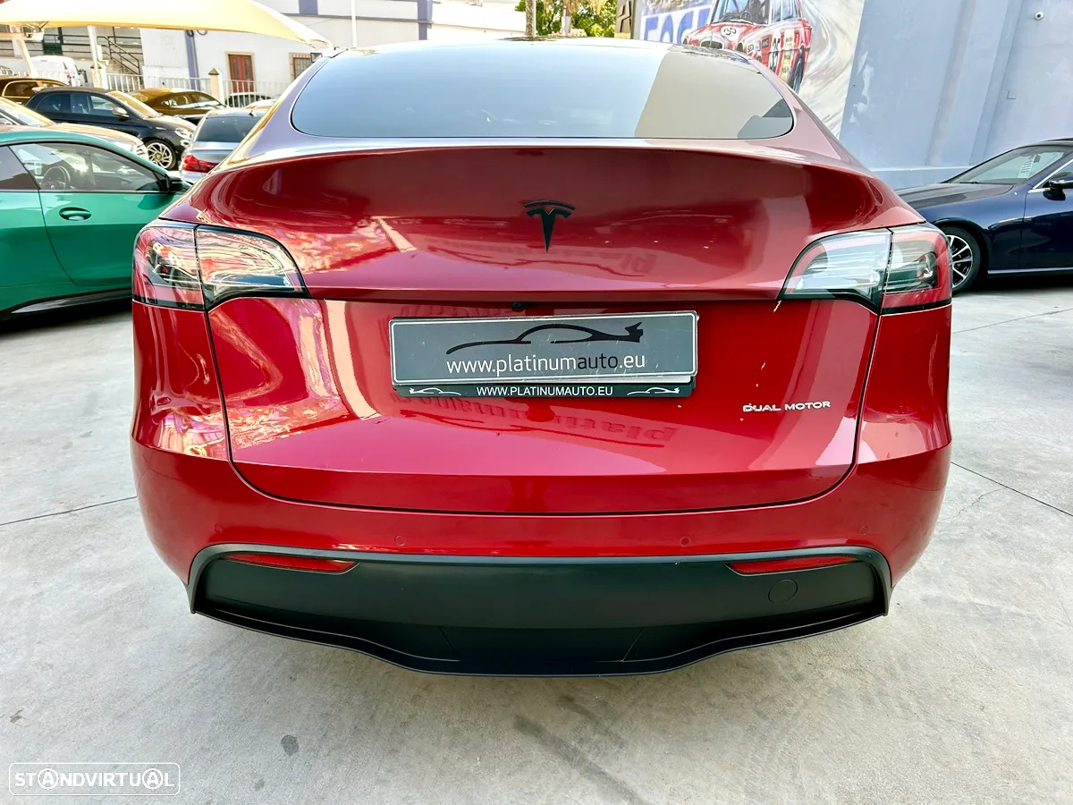 Tesla Model Y Long Range Dual Motor AWD - 4