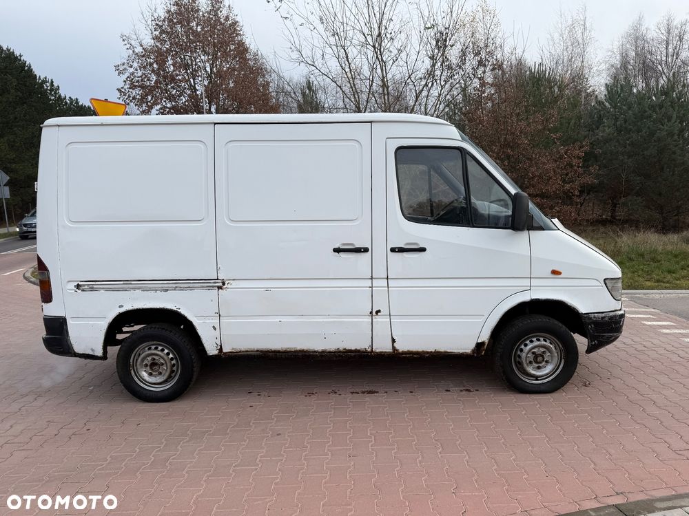 Mercedes-Benz Sprinter - 2