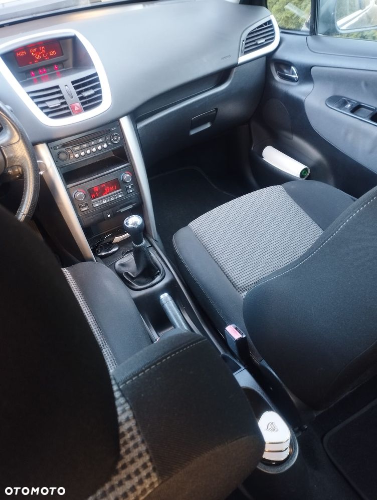 Peugeot 207 - 6