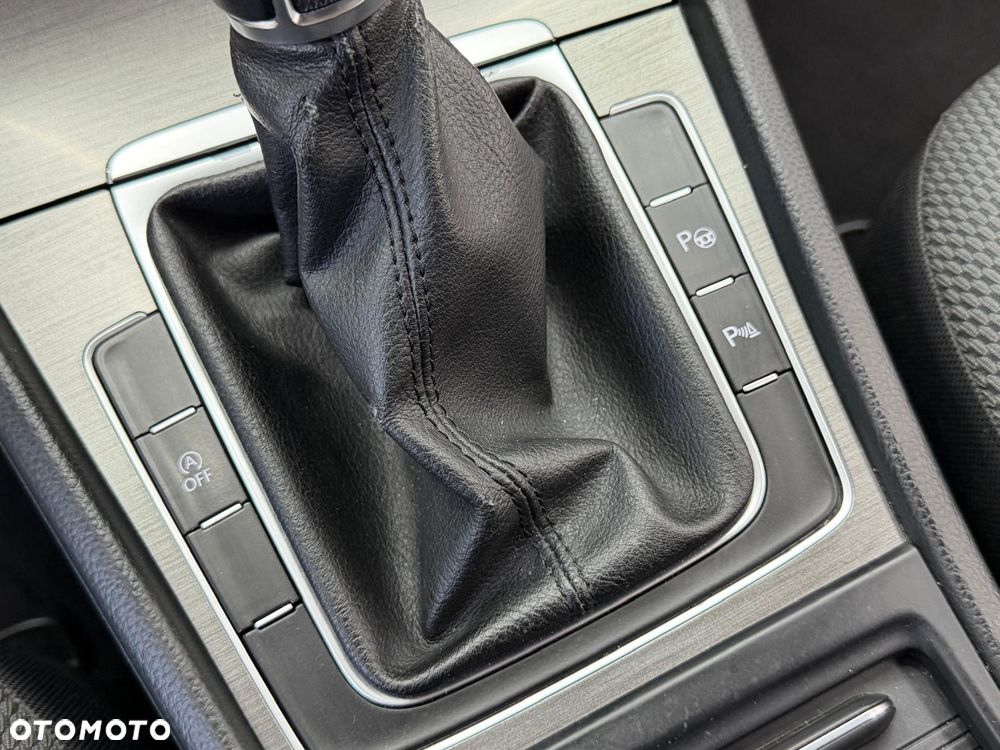 Volkswagen Golf - 21