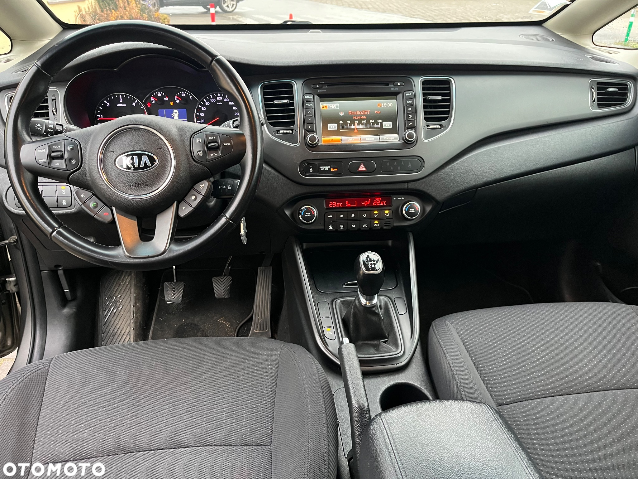 Kia Carens 1.7 CRDi L 7os - 12