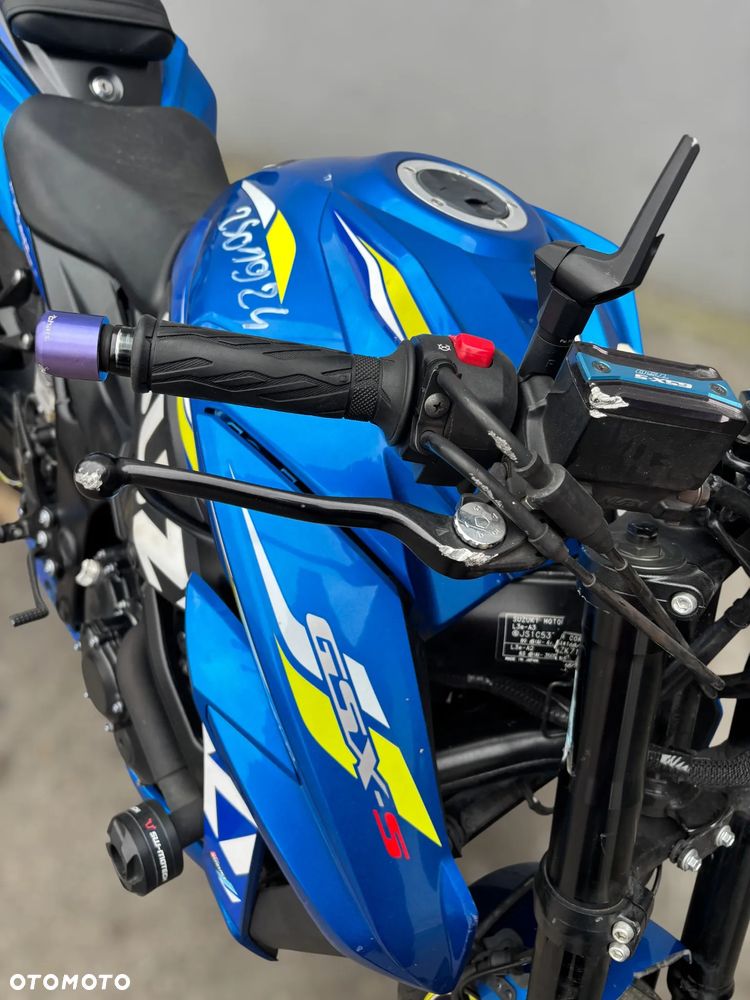 Suzuki GSX - 10