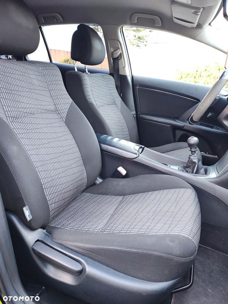 Toyota Avensis 2.0 D-4D 2010 - 6