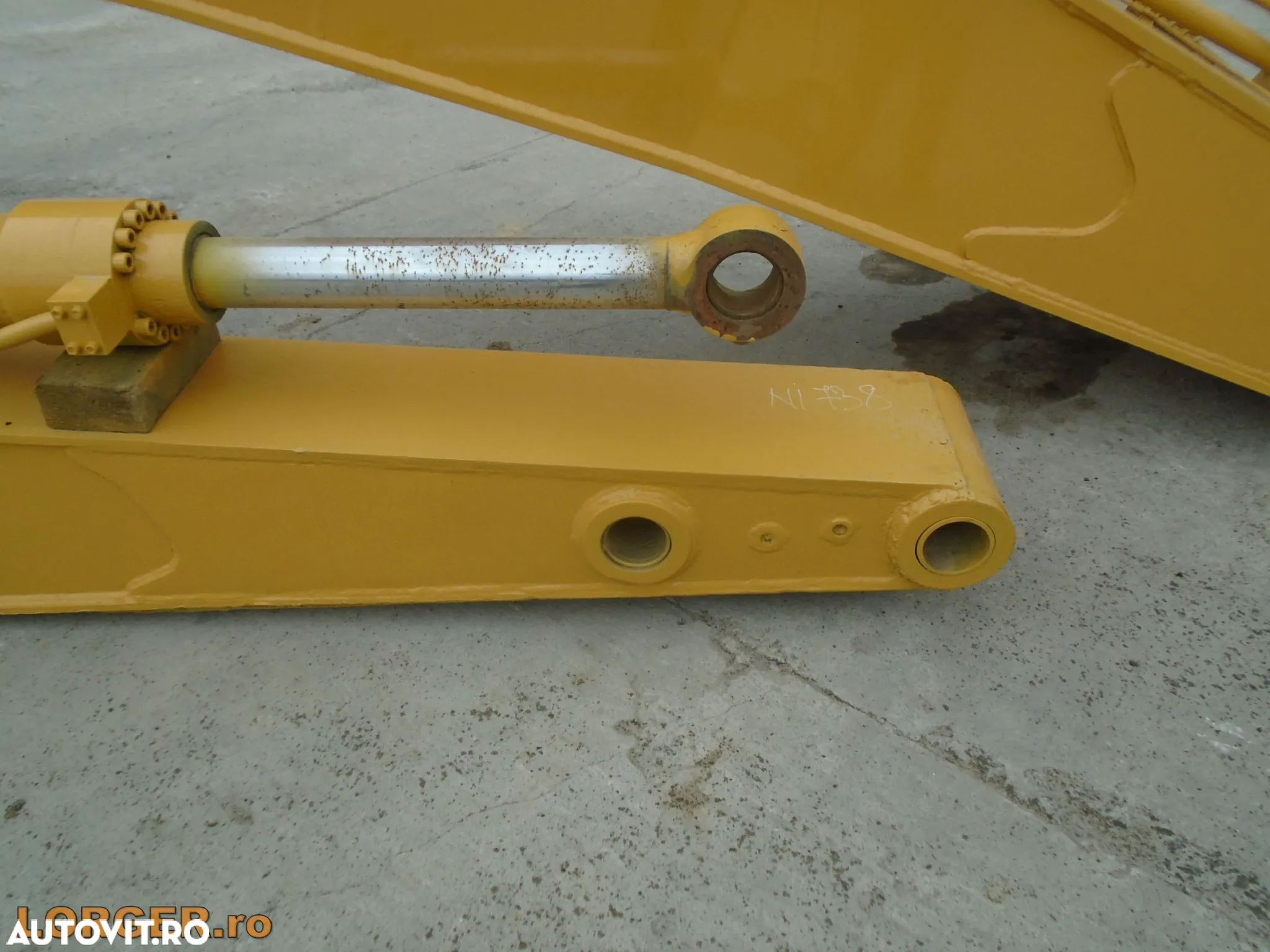 Alta Brat Lung de 24 m pe excavatoare intre 45 si 65 de tone - 10