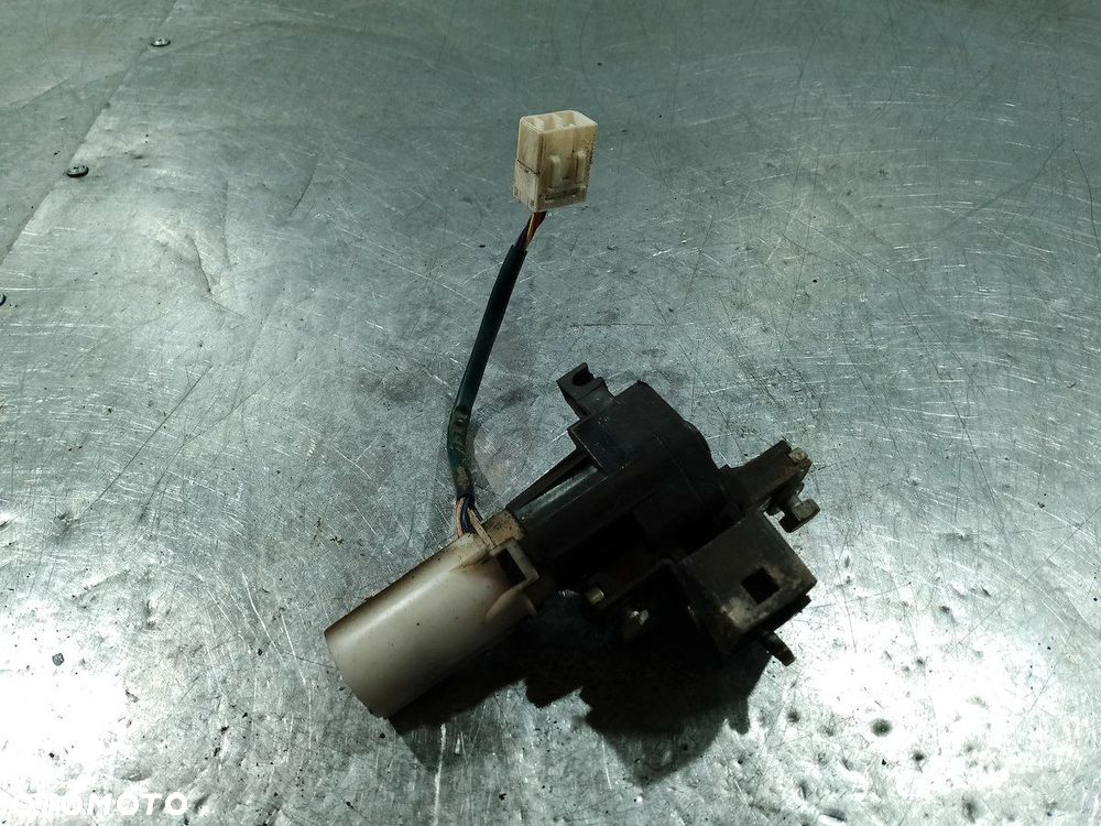 ZAMEK KLAPY LANCIA THESIS - 6