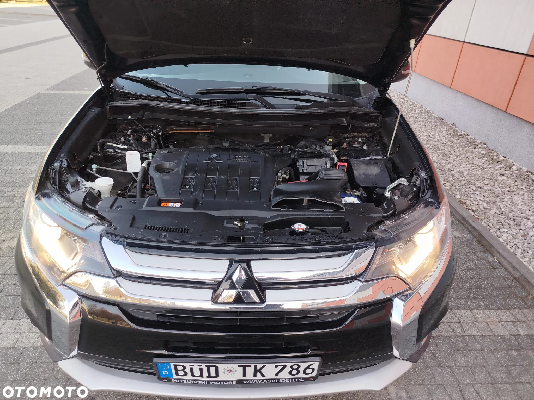Mitsubishi Outlander 2.2 DID Intense + - 26