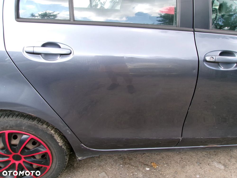 DRZWI PRAWY TYŁ  TOYOTA YARIS II 8S5 - 1