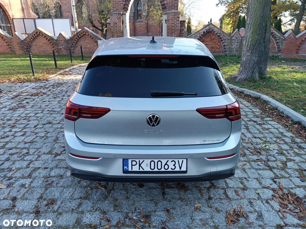 Volkswagen Golf - 8
