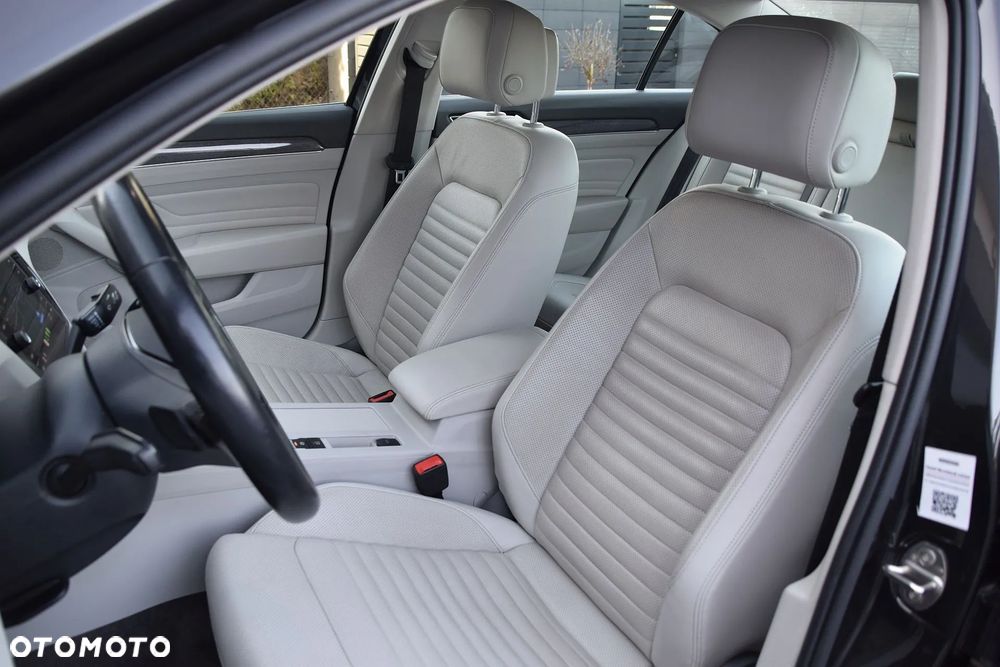 Volkswagen Passat 2.0 TDI 4Mot Elegance DSG - 23