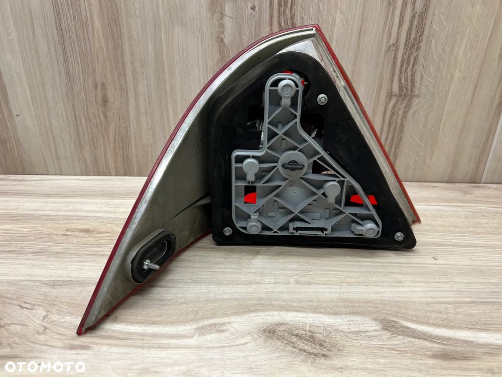 LAMPA TYLNA PRAWA MERCEDES W203 FL LIFT - 2