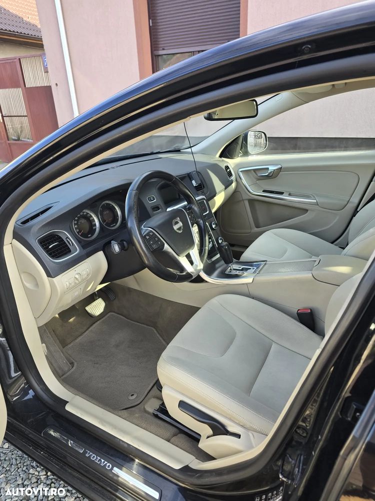 Volvo S60 D3 Geartronic Momentum - 24