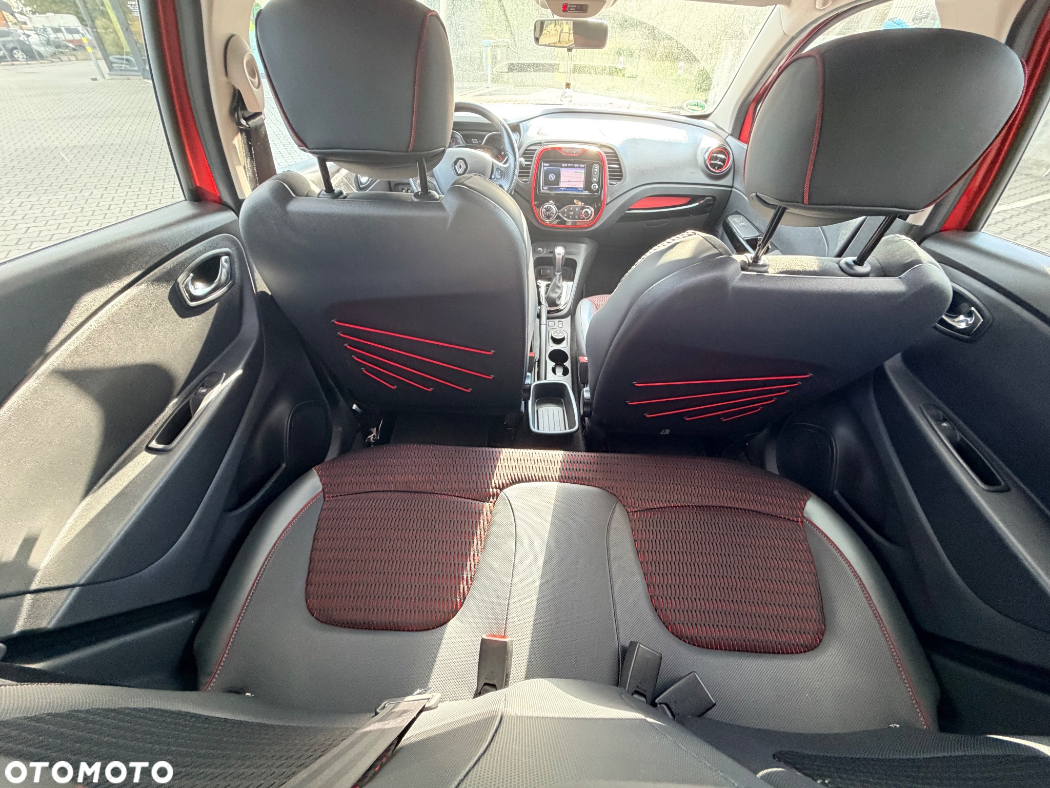 Renault Captur 1.2 TCe Helly Hansen EDC - 24