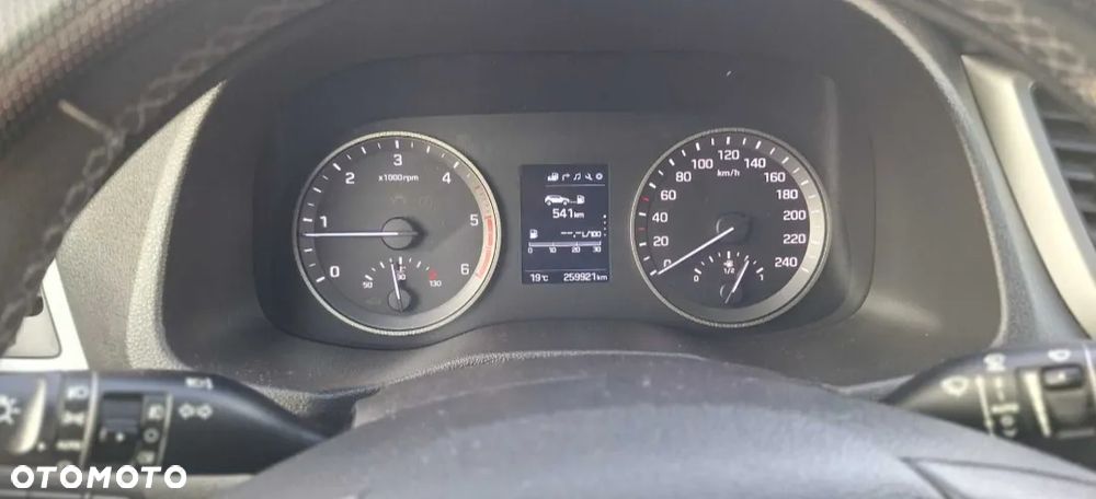 Hyundai Tucson 1.7 CRDI BlueDrive Comfort 2WD - 6