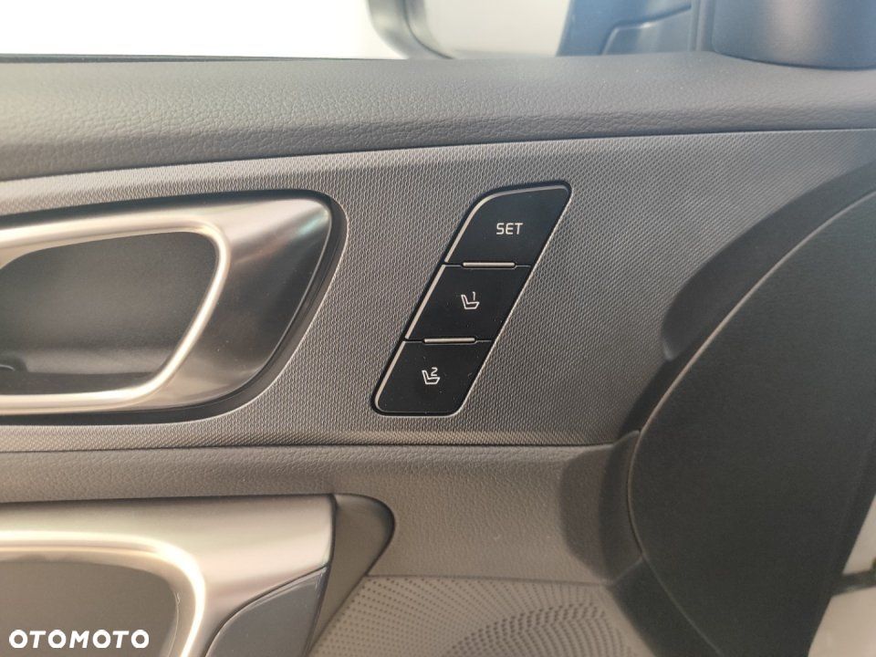 Kia XCeed - 10