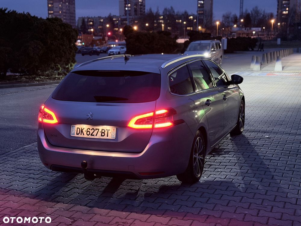 Peugeot 308 PureTech 130 GPF Stop & Start Allure Business-Paket - 1