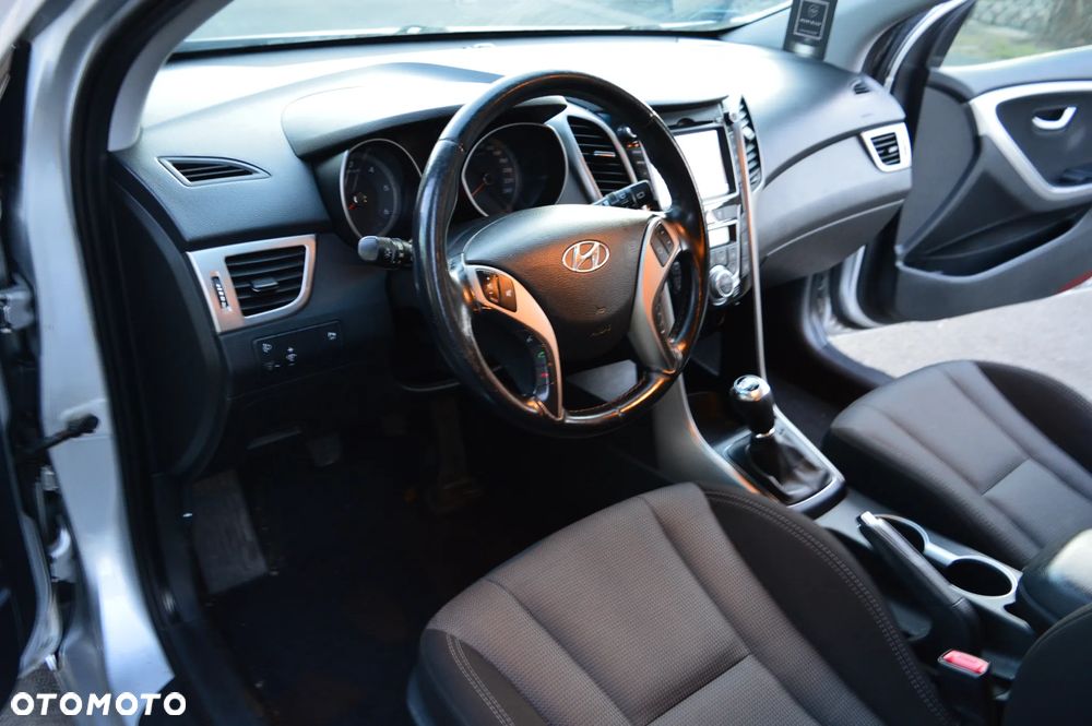 Hyundai i30 i30cw 1.6 CRDi Fifa World Cup Edition - 20