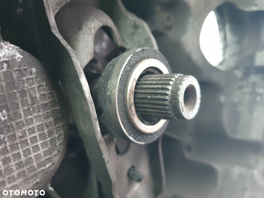 SKRZYNIA BIEGÓW MANUALNA SKODA ROOMSTER 1.2 B JHM - 2